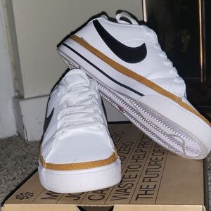 Nike Womens Court Legacy